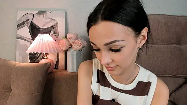 Jessie meow online show from 5, 3, 2025