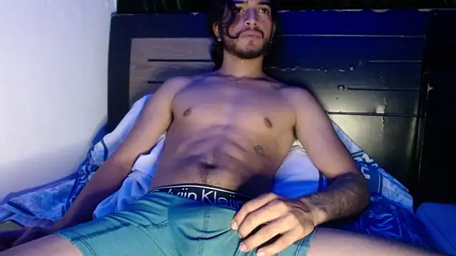 Snapshot of maxximus_100 chatting on 22, 12, 2024 maxximus 100 online show from 22, 12, 2024