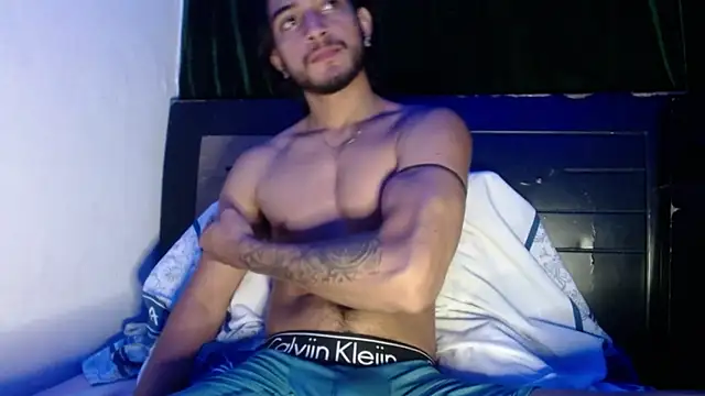 Snapshot of maxximus_100 chatting on 23, 12, 2024 maxximus 100 online show from 23, 12, 2024