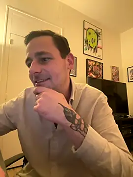 Snapshot of defbond420 chatting on 8, 10, 2025 defbond420 online show from 8, 10, 2025