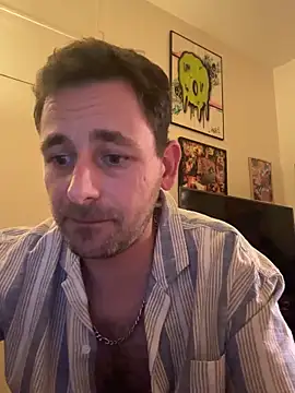 Snapshot of defbond420 chatting on 12, 10, 2025 defbond420 online show from 12, 10, 2025