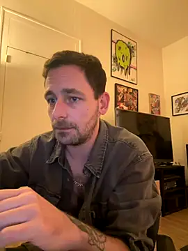 Snapshot of defbond420 chatting on 19, 10, 2025 defbond420 online show from 19, 10, 2025