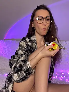 Snapshot of cutte_dora chatting on 2, 3, 2026 cutte dora online show from 2, 3, 2026