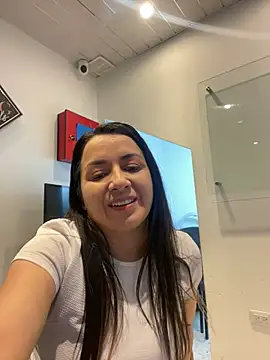 Kimkalifa  online show from 8, 1, 2025