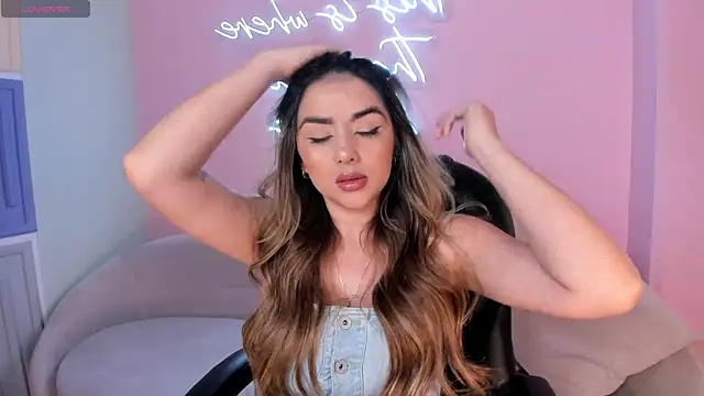 Snapshot of ChloePreston_ chatting on 14, 3, 2025 ChloePreston online show from 14, 3, 2025