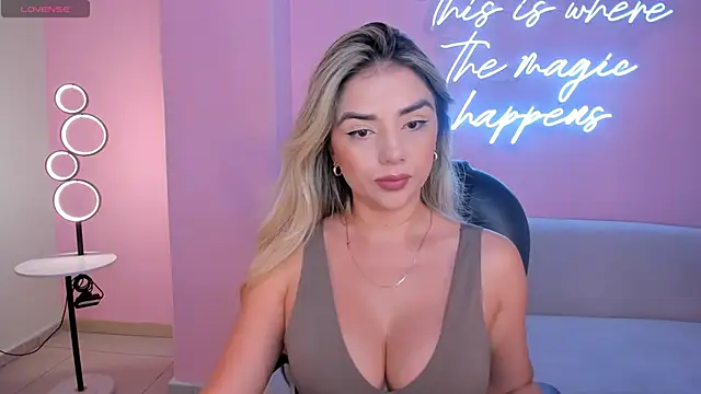 Snapshot of ChloePreston_ chatting on 16, 3, 2026 ChloePreston online show from 16, 3, 2026