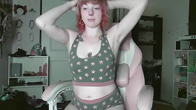 GoddessPinxx online show from 18, 5, 2026