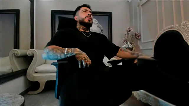 LeoSalvatore  online show from 16, 12, 2024