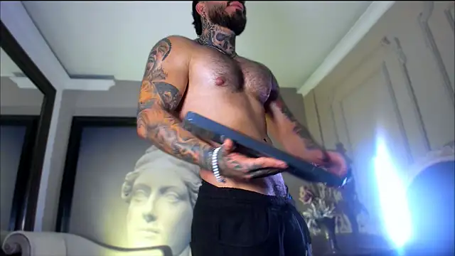 LeoSalvatore  online show from 17, 12, 2024