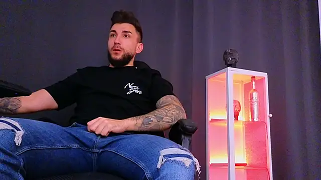 MightyAaron66 online show from 6, 2, 2025
