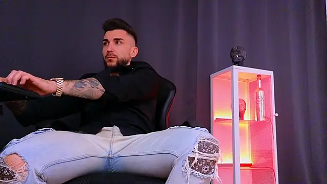 MightyAaron66 online show from 7, 2, 2025