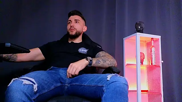 MightyAaron66 online show from 9, 2, 2025