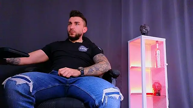 MightyAaron66 online show from 5, 3, 2025