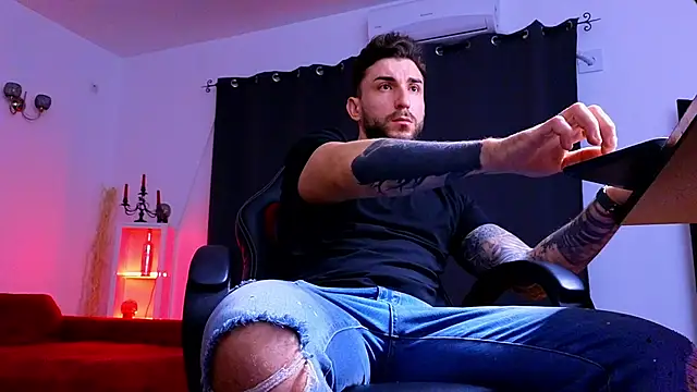 MightyAaron66 online show from 4, 12, 2025