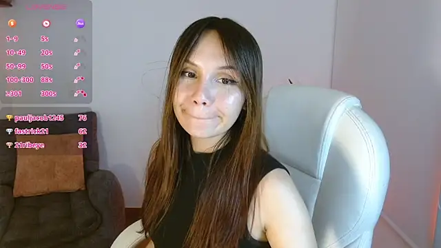 missdaphnee  online show from 22, 10, 2025