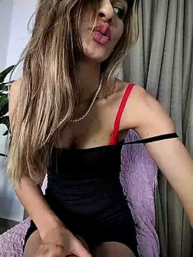 cuteluci  online show from 2, 10, 2025