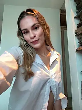 Snapshot of cuteluci_ chatting on 20, 2, 2026 cuteluci online show from 20, 2, 2026