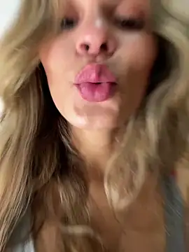 cuteluci  online show from 31, 3, 2026