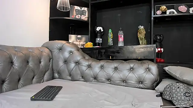 HeellBoy  online show from 19, 11, 2025