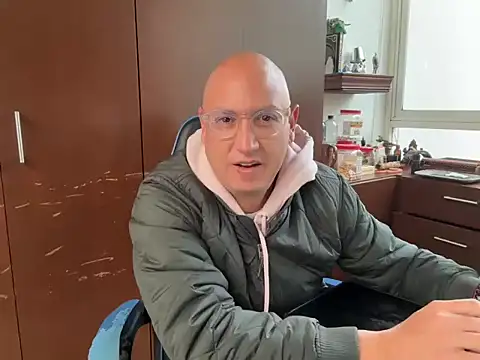 Snapshot of alanan881 chatting on 7, 11, 2025 alanan881 online show from 7, 11, 2025