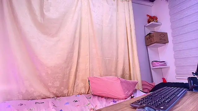  sara london online show from 30, 1, 2025