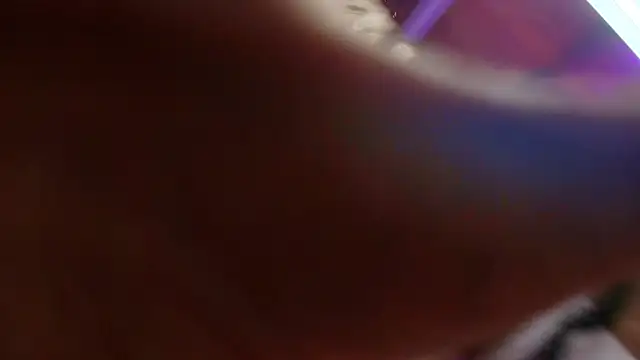  sara london online show from 9, 2, 2025