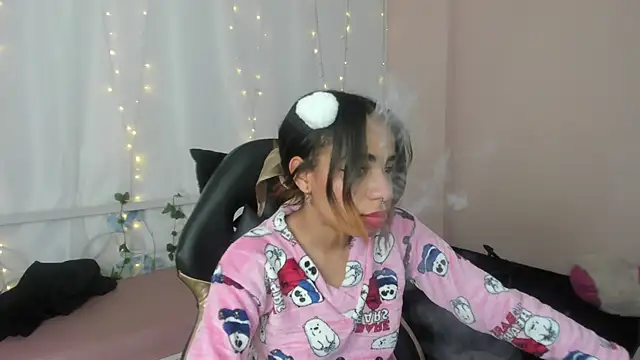 Abigail Wilson  online show from 5, 2, 2025