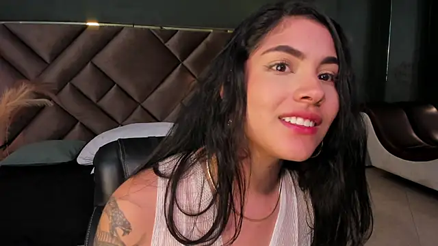 Snapshot of Mia_Elowen chatting on 28, 2, 2025 Mia Elowen online show from 28, 2, 2025