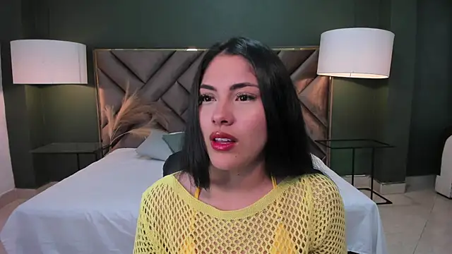 Snapshot of Mia_Elowen chatting on 7, 3, 2025 Mia Elowen online show from 7, 3, 2025