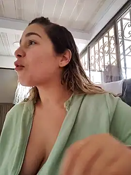 Snapshot of LaurenWelly_ chatting on 6, 3, 2025 LaurenWelly online show from 6, 3, 2025
