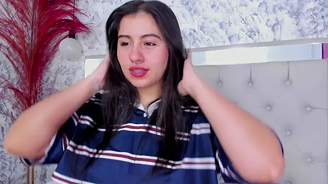 Snapshot of Megan_rossee chatting on 4, 12, 2025 Megan rossee online show from 4, 12, 2025