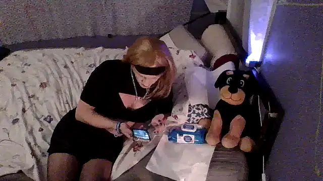 Snapshot of MizzAmy1 chatting on 4, 1, 2025 MizzAmy1 online show from 4, 1, 2025