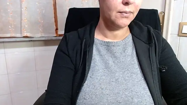 Foxlady2271 online show from 25, 3, 2026