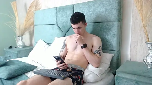 Snapshot of JacksonOlsenn chatting on 11, 2, 2025 JacksonOlsenn online show from 11, 2, 2025