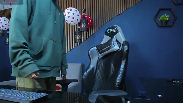 Snapshot of JacksonOlsenn chatting on 18, 2, 2025 JacksonOlsenn online show from 18, 2, 2025