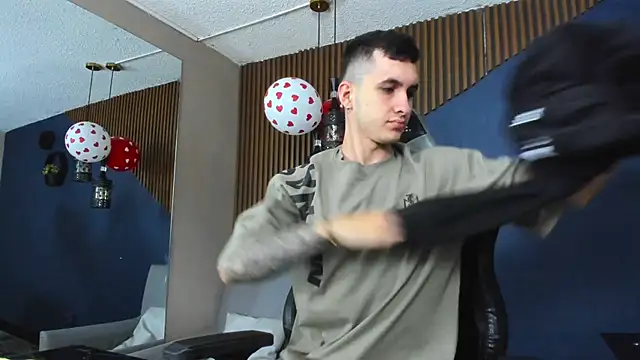 Snapshot of JacksonOlsenn chatting on 22, 2, 2025 JacksonOlsenn online show from 22, 2, 2025