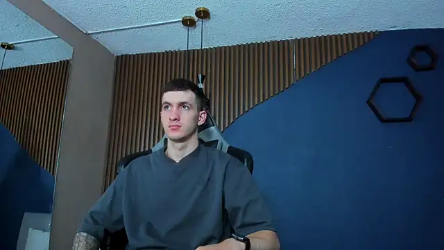 Snapshot of JacksonOlsenn chatting on 27, 2, 2025 JacksonOlsenn online show from 27, 2, 2025