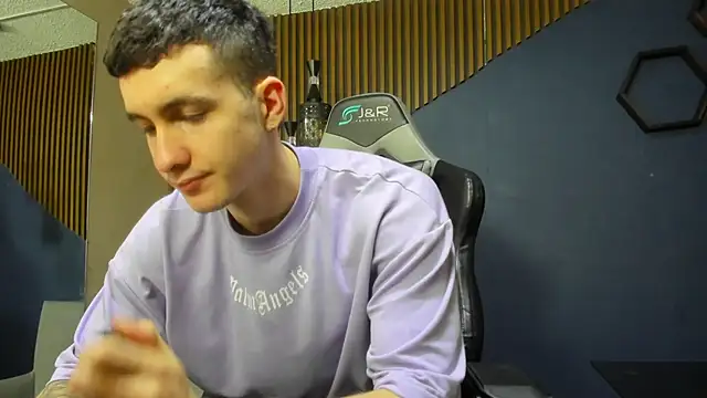 Snapshot of JacksonOlsenn chatting on 4, 3, 2025 JacksonOlsenn online show from 4, 3, 2025