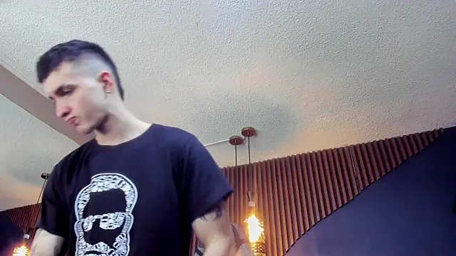 Snapshot of JacksonOlsenn chatting on 8, 3, 2025 JacksonOlsenn online show from 8, 3, 2025