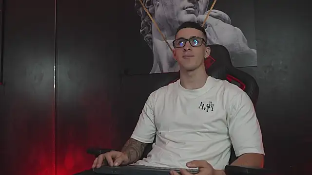 Snapshot of JacksonOlsenn chatting on 14, 11, 2025 JacksonOlsenn online show from 14, 11, 2025