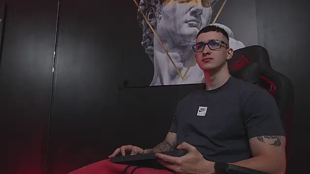 Snapshot of JacksonOlsenn chatting on 19, 11, 2025 JacksonOlsenn online show from 19, 11, 2025