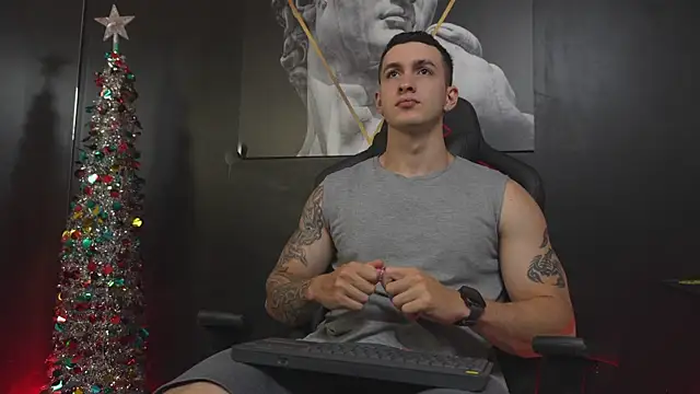 Snapshot of JacksonOlsenn chatting on 13, 12, 2025 JacksonOlsenn online show from 13, 12, 2025