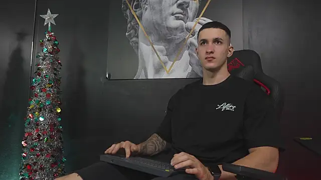 Snapshot of JacksonOlsenn chatting on 17, 12, 2025 JacksonOlsenn online show from 17, 12, 2025