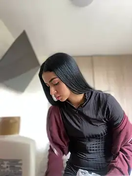 maddy bronw  online show from 28, 12, 2024