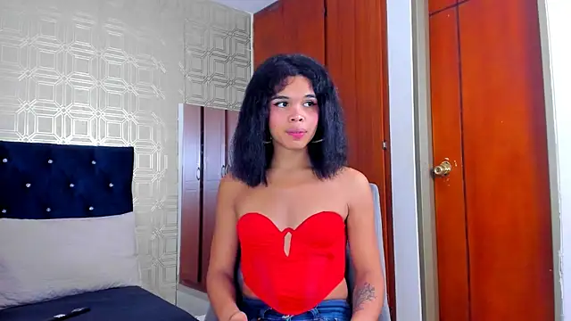 Snapshot of evelyn_wine chatting on 11, 3, 2025 evelyn wine online show from 11, 3, 2025