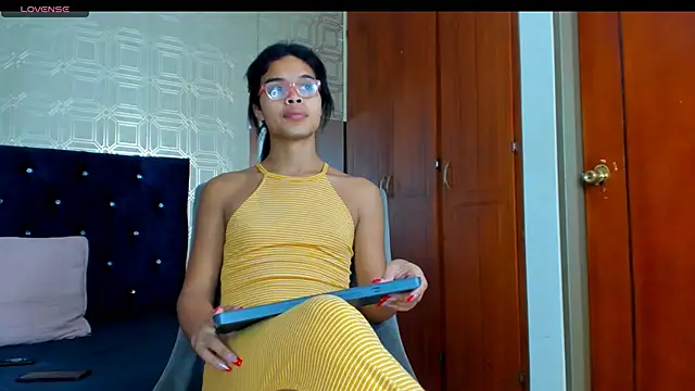 Snapshot of evelyn_wine chatting on 19, 3, 2025 evelyn wine online show from 19, 3, 2025