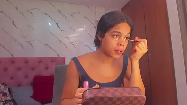 evelyn wine online show from 18, 11, 2025