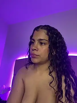 Snapshot of NINA_18_YEARS chatting on 8, 3, 2025 NINA 18 YEARS online show from 8, 3, 2025