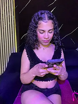 Snapshot of NINA_18_YEARS chatting on 21, 3, 2025 NINA 18 YEARS online show from 21, 3, 2025