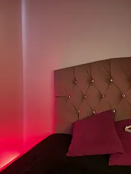 Snapshot of NINA_18_YEARS chatting on 19, 9, 2025 NINA 18 YEARS online show from 19, 9, 2025